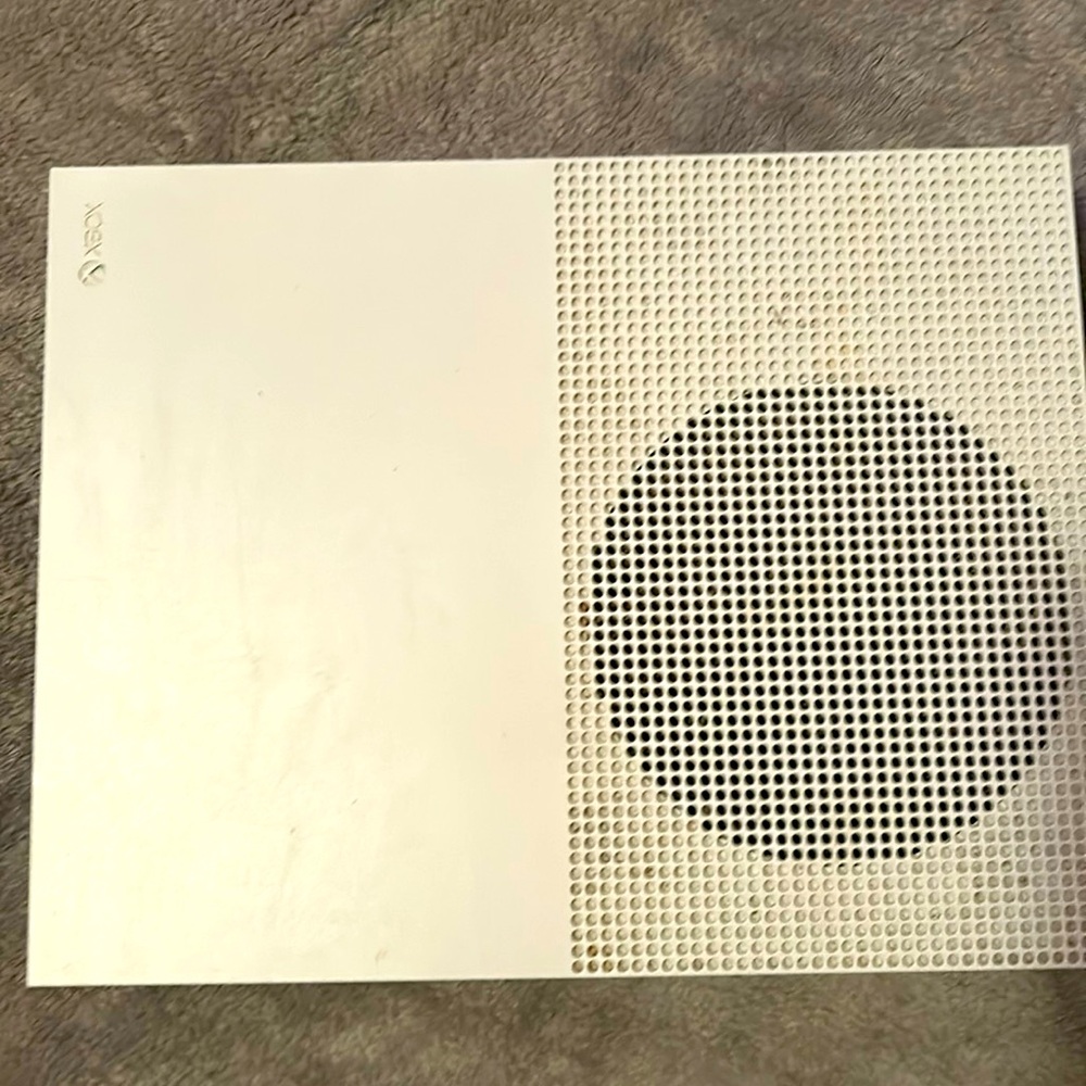 Come’s with one controller with 1 game tested and  working good